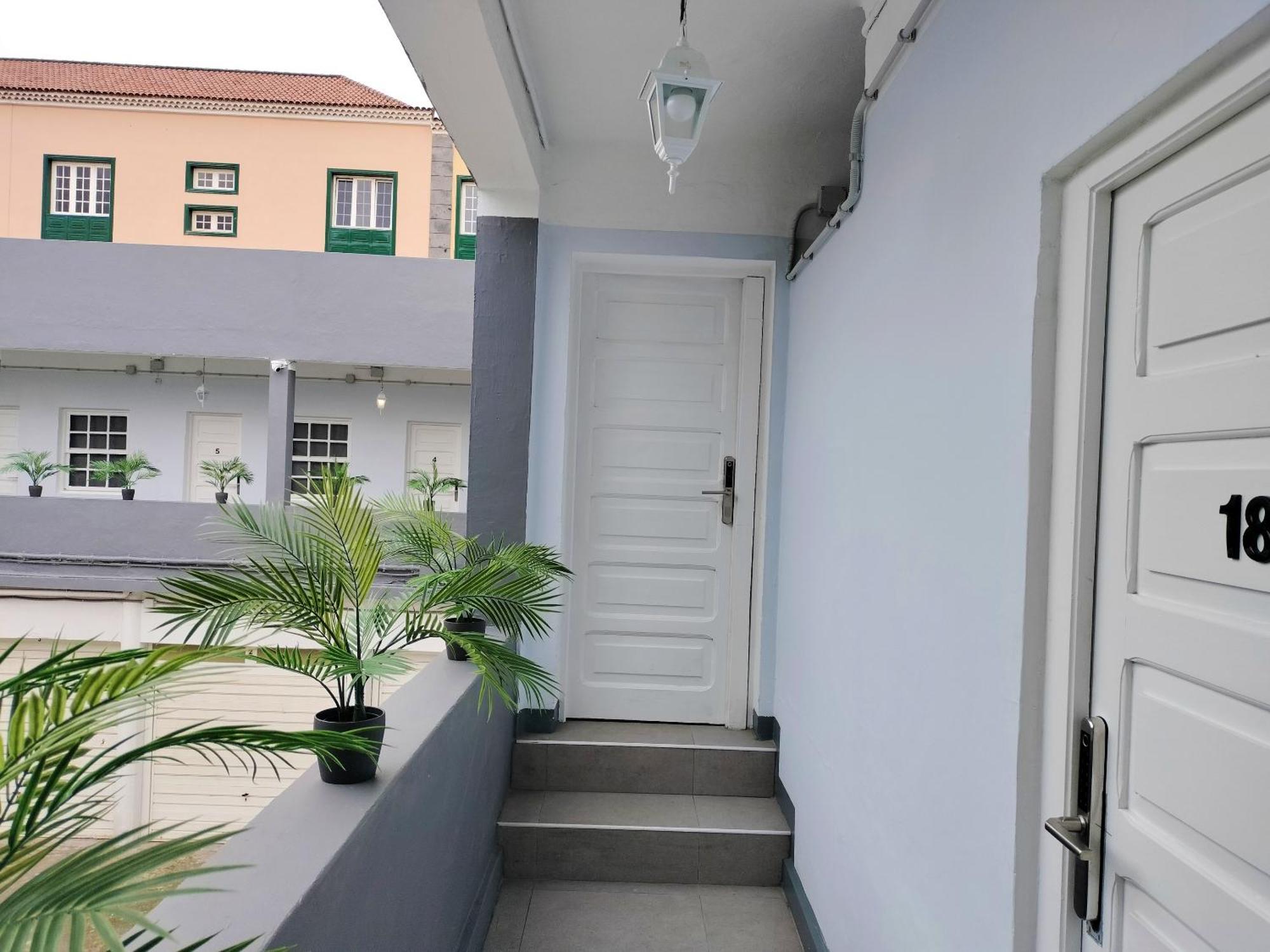 Room27- City Center Сан-Кристобаль-де-Ла-Лагуна Экстерьер фото